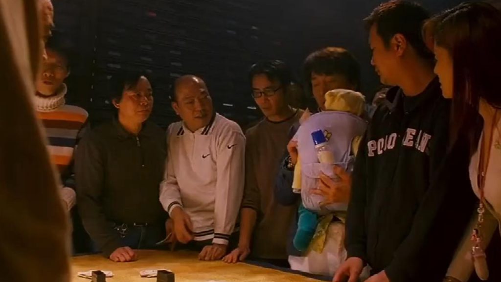 Jackie Chan took a baby to the casino gambling almost by the casino people scolded to death, too funny