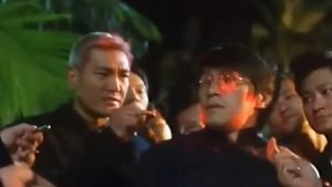 Stephen Chow in the dungeon and three rich bets, won the money not to say, but also take pictures to remember