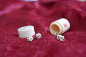 How to increase your chances of winning in a casino